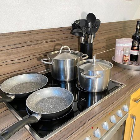 2 Zimmer Apartment, 70 Qm, Max 4 Pers, Private Terasse, 2 Parkplaetze, Internet 250 Mbit Gärtringen Eksteriør billede