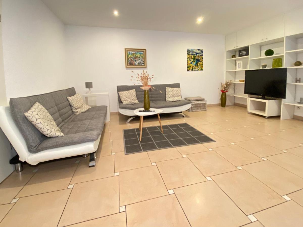 2 Zimmer Apartment, 70 Qm, Max 4 Pers, Private Terasse, 2 Parkplaetze, Internet 250 Mbit Gärtringen Eksteriør billede