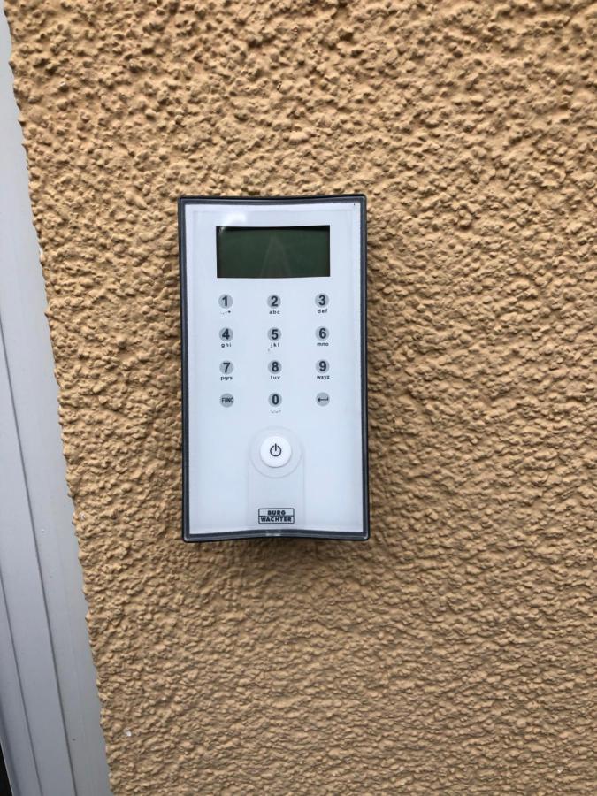 2 Zimmer Apartment, 70 Qm, Max 4 Pers, Private Terasse, 2 Parkplaetze, Internet 250 Mbit Gärtringen Eksteriør billede